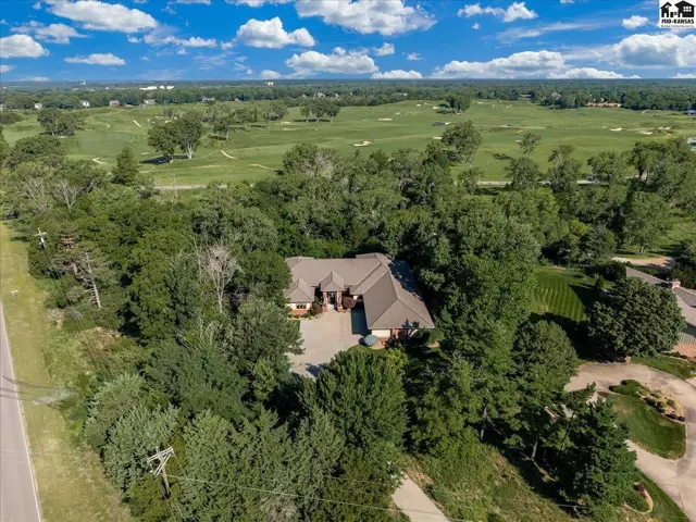 Photo of 1 Prairie Dunes Dr, Hutchinson, KS