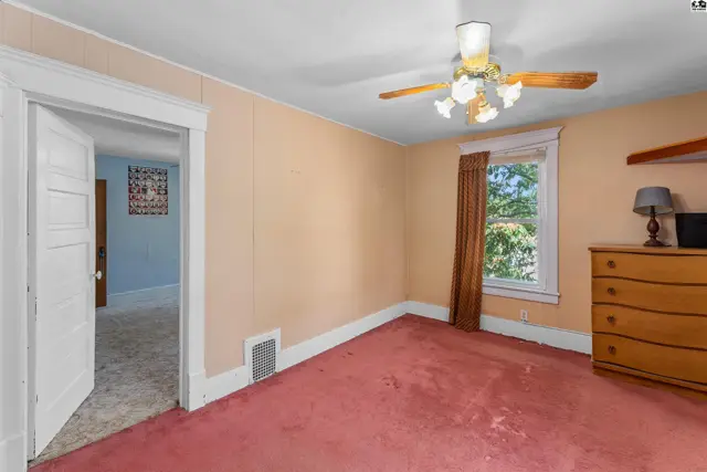 Photo of 825 S Ash St, McPherson, KS