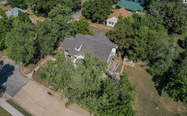 Photo of 825 S Ash St, McPherson, KS