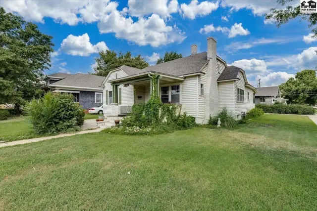 Photo of 30 E 17th Ave, Hutchinson, KS