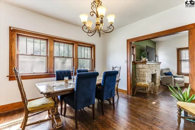 Photo of 30 E 17th Ave, Hutchinson, KS