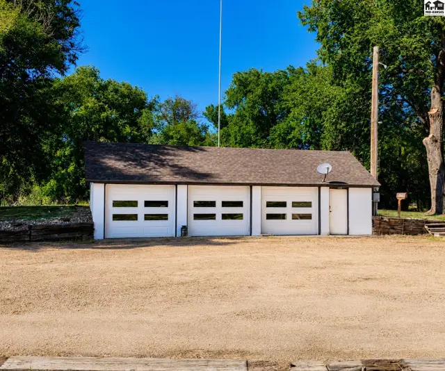 Photo of 5280 N Lorraine St, Hutchinson, KS