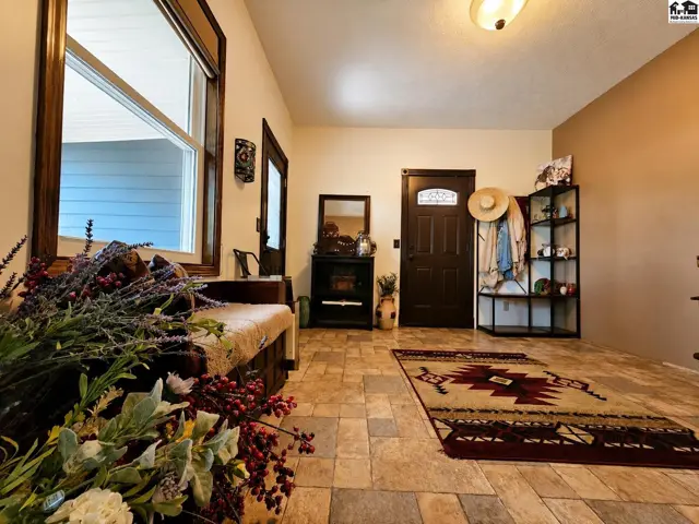Photo of 5280 N Lorraine St, Hutchinson, KS