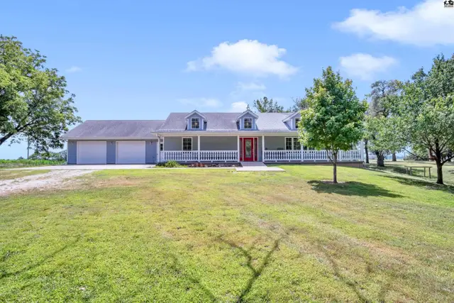 Photo of 812 Arrowhead Road, Inman, KS