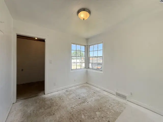 Photo of 209 S West Ave, Lyons, KS