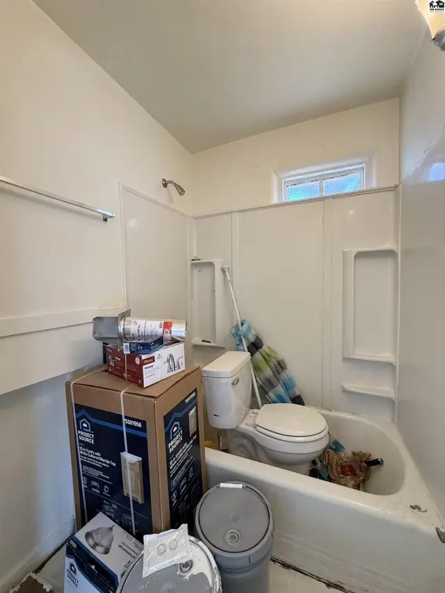 Photo of 209 S West Ave, Lyons, KS