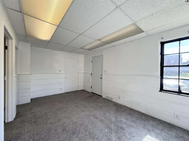 Photo of 209 S West Ave, Lyons, KS