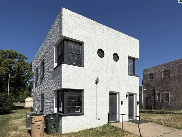 Photo of 209 S West Ave, Lyons, KS