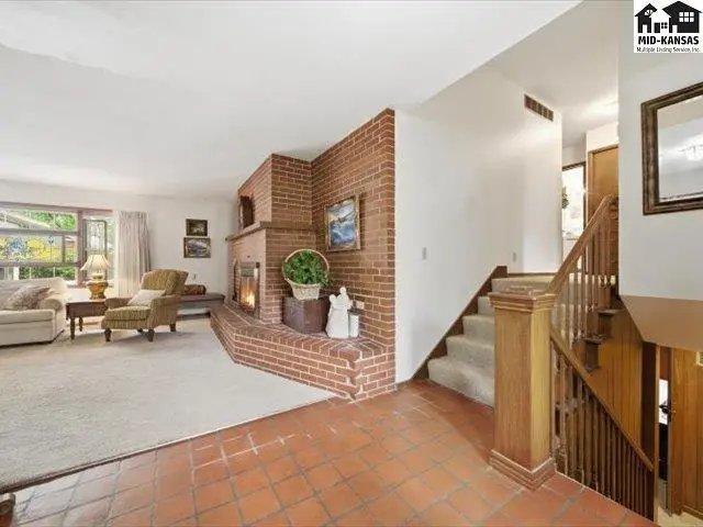 Photo of 608 W 8th St, Newton, KS
