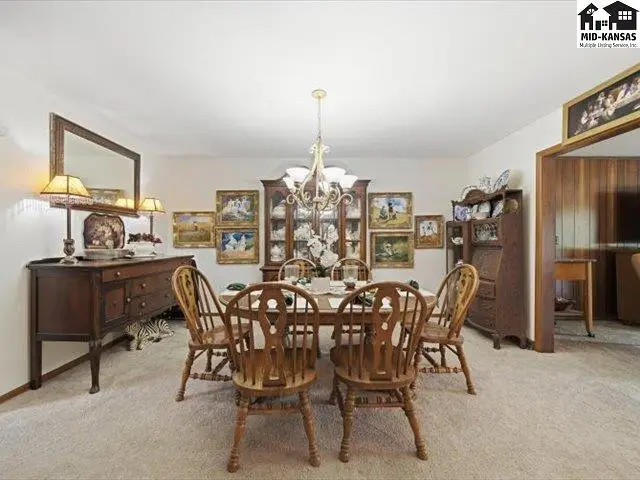 Photo of 608 W 8th St, Newton, KS