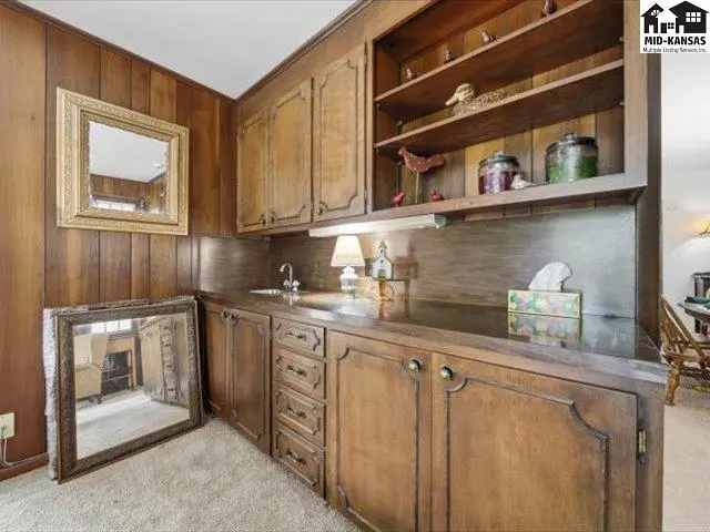 Photo of 608 W 8th St, Newton, KS