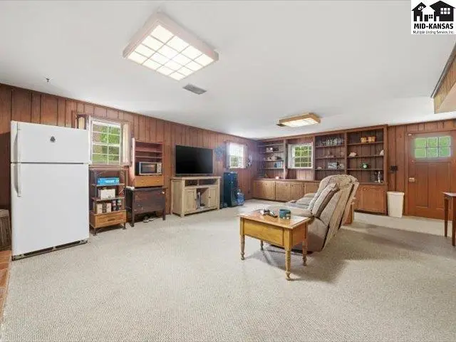 Photo of 608 W 8th St, Newton, KS
