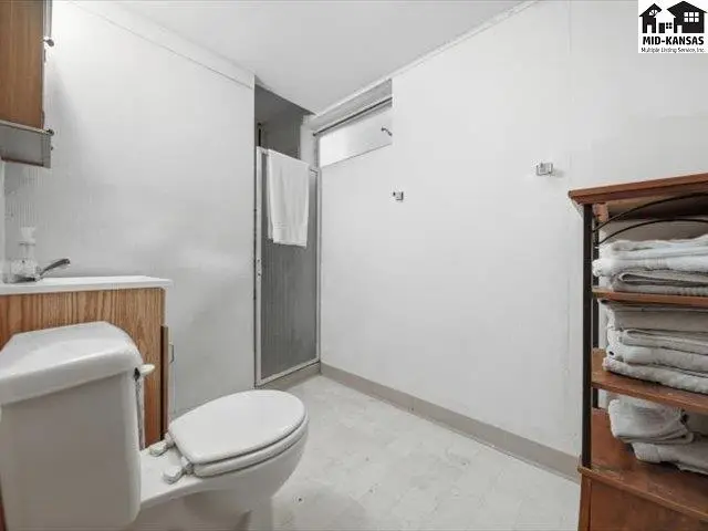 Photo of 608 W 8th St, Newton, KS