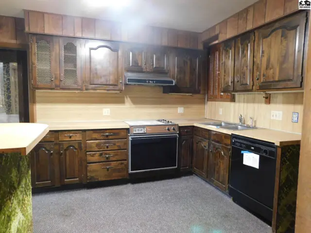 Photo of 223 E 2nd St, Larned, KS
