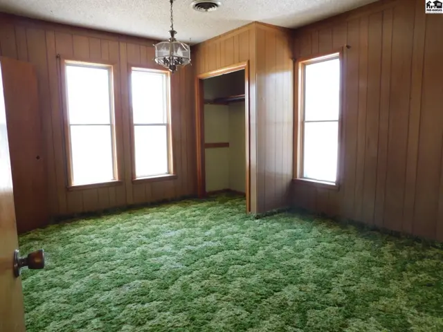 Photo of 223 E 2nd St, Larned, KS