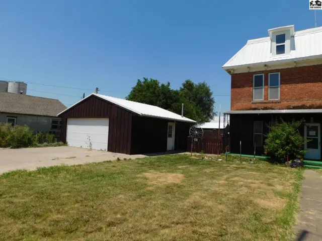 Photo of 223 E 2nd St, Larned, KS