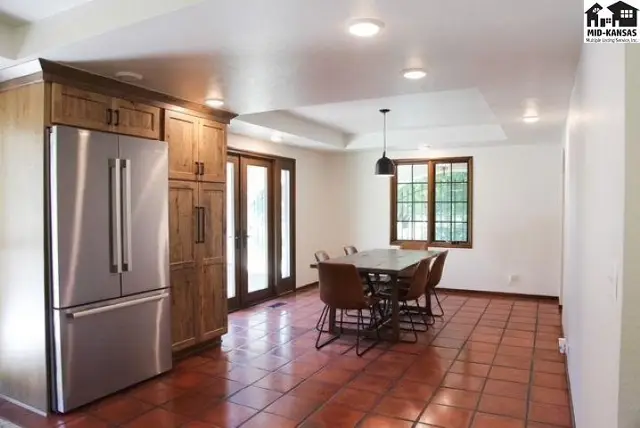 Photo of 31 Linksland Dr, Hutchinson, KS