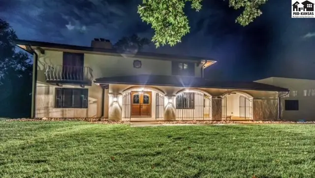 Photo of 31 Linksland Dr, Hutchinson, KS
