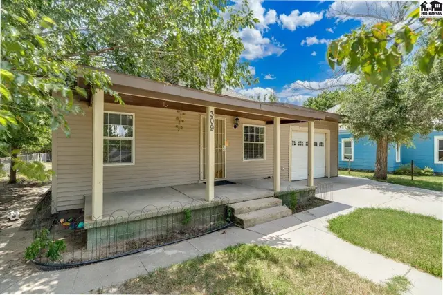 Photo of 309 E Carpenter St, Hutchinson, KS