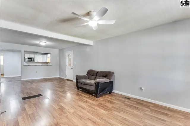 Photo of 309 E Carpenter St, Hutchinson, KS