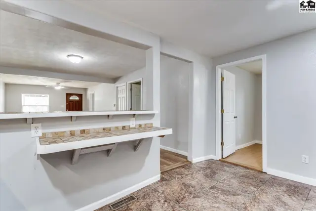 Photo of 309 E Carpenter St, Hutchinson, KS
