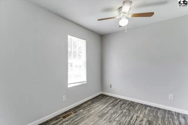 Photo of 309 E Carpenter St, Hutchinson, KS