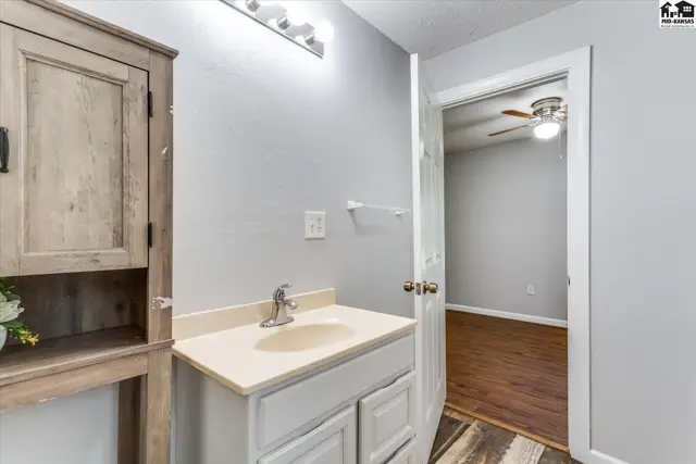 Photo of 309 E Carpenter St, Hutchinson, KS