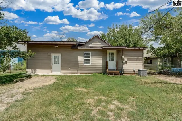 Photo of 309 E Carpenter St, Hutchinson, KS