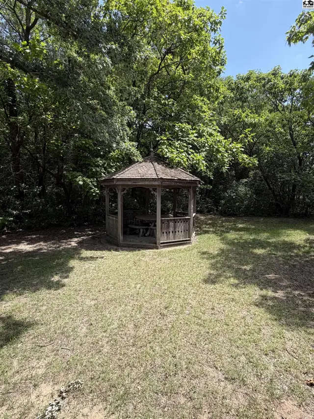 Photo of 7017 N Valley Rd, Hutchinson, KS