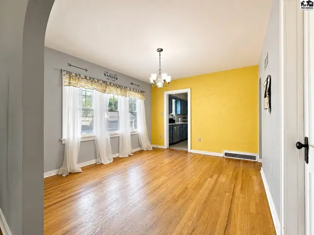Photo of 610 S Douglas, Lyons, KS