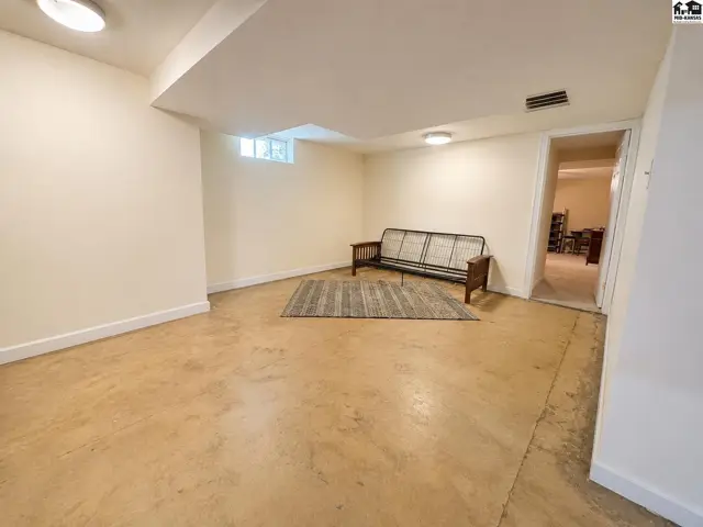 Photo of 610 S Douglas, Lyons, KS