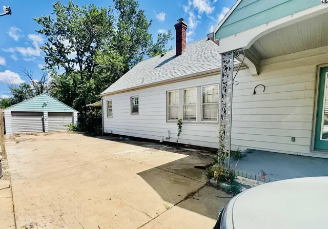 Photo of 610 S Douglas, Lyons, KS