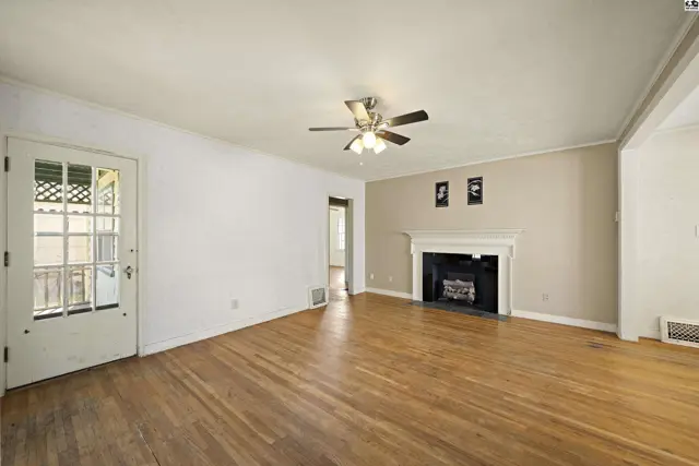 Photo of 421 E 16th Ave, Hutchinson, KS