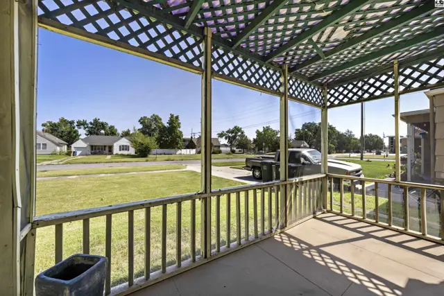 Photo of 421 E 16th Ave, Hutchinson, KS