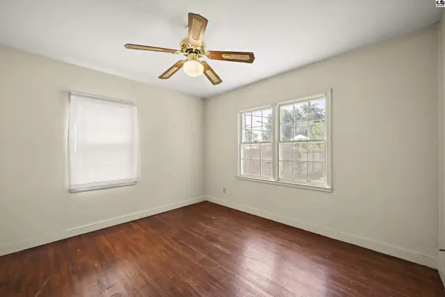 Photo of 421 E 16th Ave, Hutchinson, KS