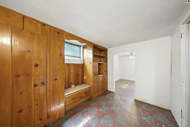 Photo of 421 E 16th Ave, Hutchinson, KS