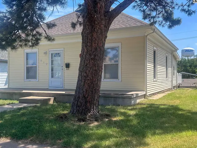 Photo of 512 N Pine St, Pratt, KS