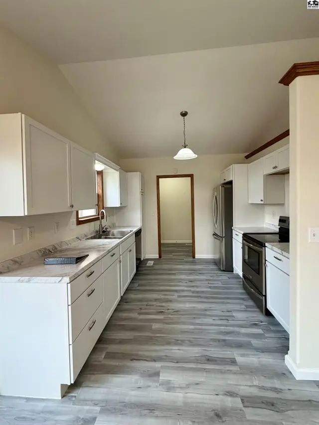 Photo of 2402 N King St, Hutchinson, KS