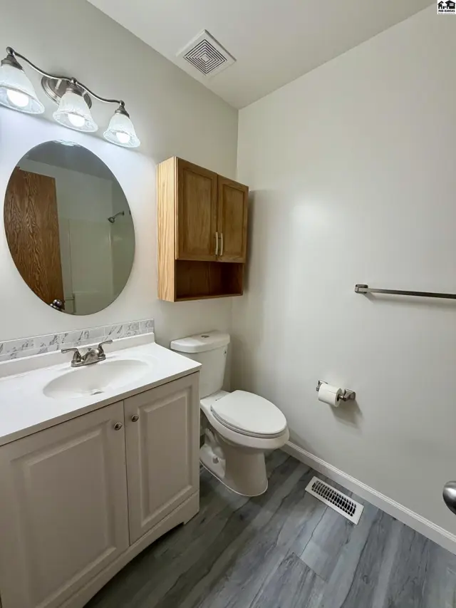 Photo of 2402 N King St, Hutchinson, KS