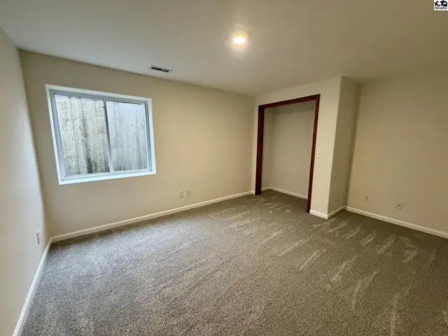 Photo of 2402 N King St, Hutchinson, KS
