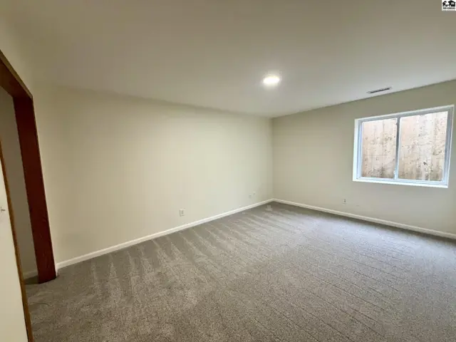 Photo of 2402 N King St, Hutchinson, KS