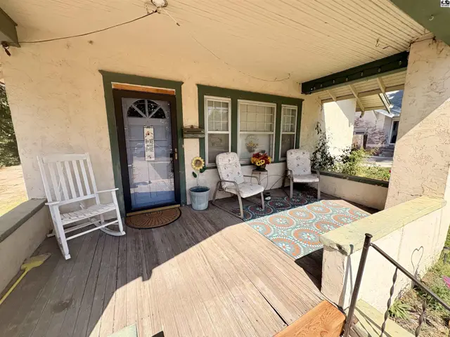 Photo of 1715 N Maple St, Hutchinson, KS
