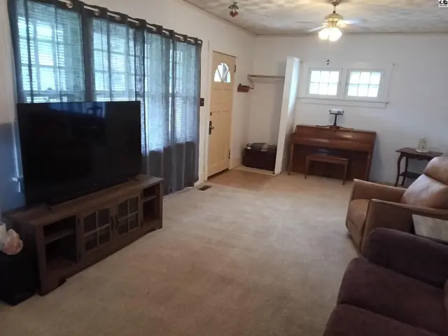 Photo of 1715 N Maple St, Hutchinson, KS