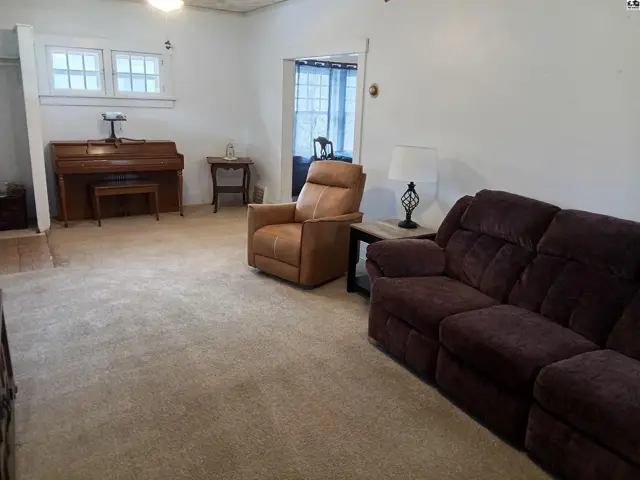Photo of 1715 N Maple St, Hutchinson, KS