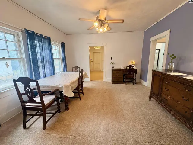 Photo of 1715 N Maple St, Hutchinson, KS