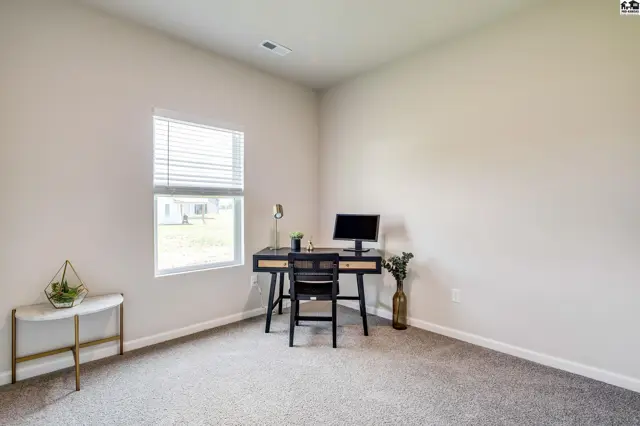 Photo of 1029 Clubhouse Dr, McPherson, KS