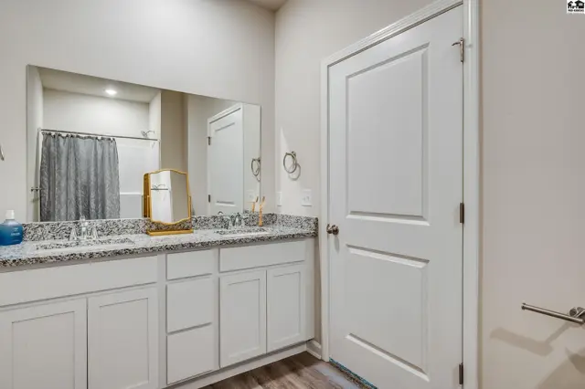 Photo of 1029 Clubhouse Dr, McPherson, KS