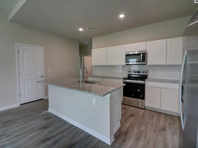 Photo of 1025 Clubhouse Dr, McPherson, KS