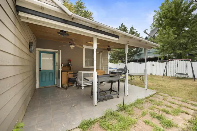 Photo of 720 S Grand Ave, Lyons, KS