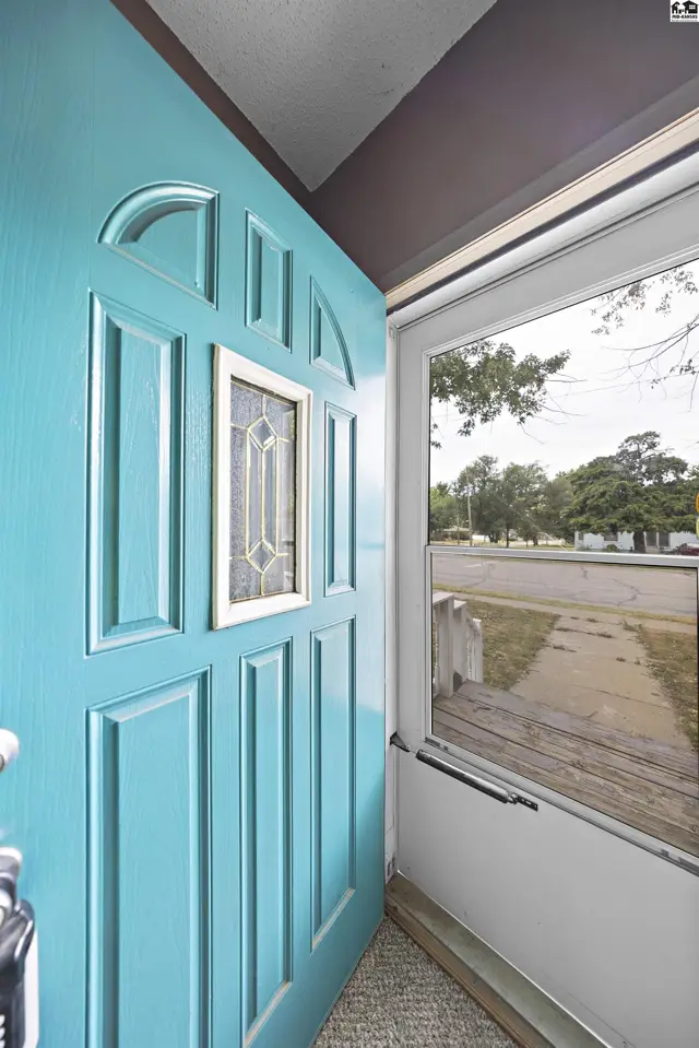 Photo of 720 S Grand Ave, Lyons, KS